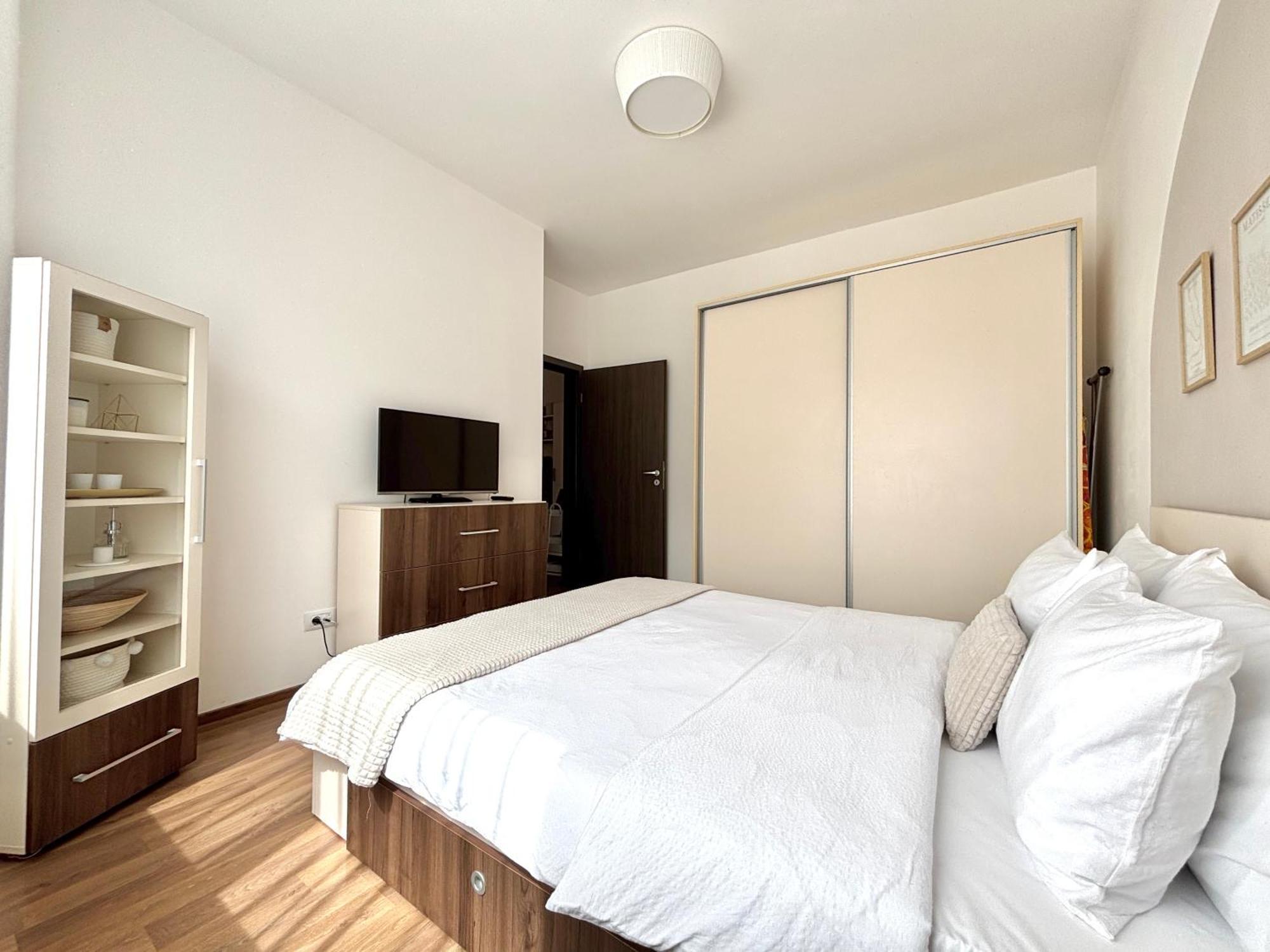 Wanderlust Home Cream, Rasnov Apt For 4, Wifi And Free Parking 외부 사진