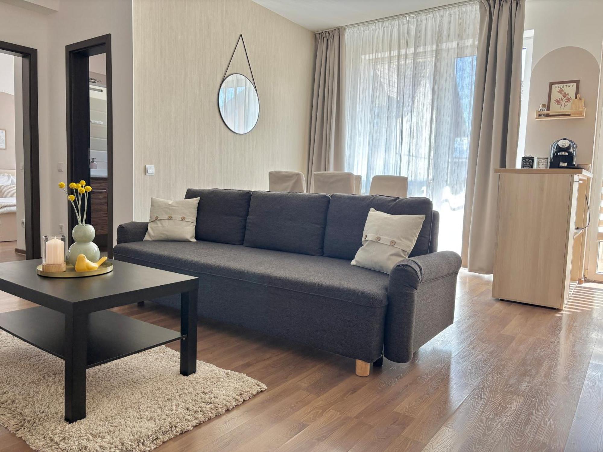 Wanderlust Home Cream, Rasnov Apt For 4, Wifi And Free Parking 외부 사진