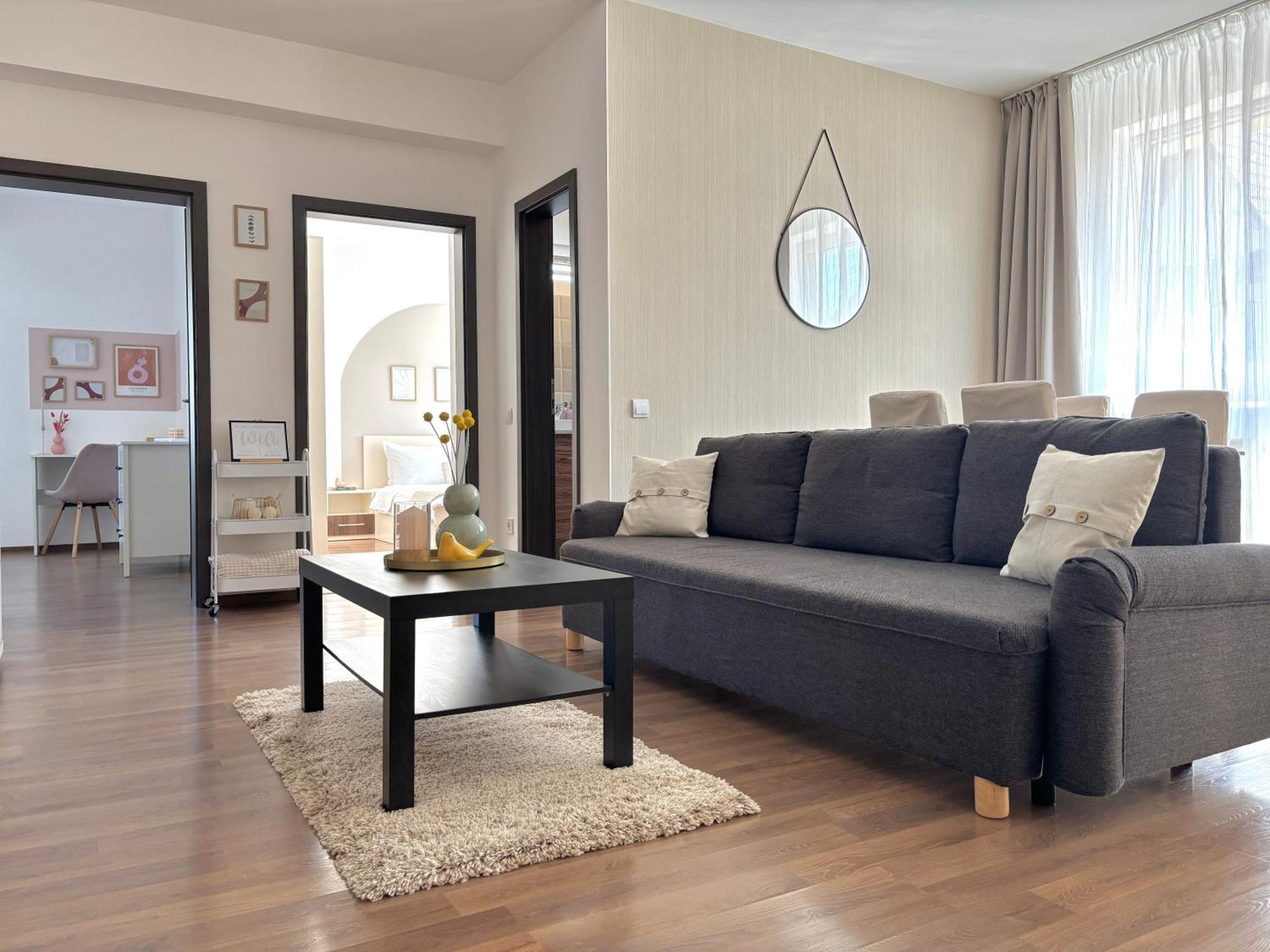 Wanderlust Home Cream, Rasnov Apt For 4, Wifi And Free Parking 외부 사진